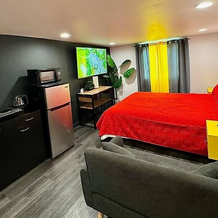 New Tiny Home Uptown ฟีนิกซ์ ภายนอก รูปภาพ