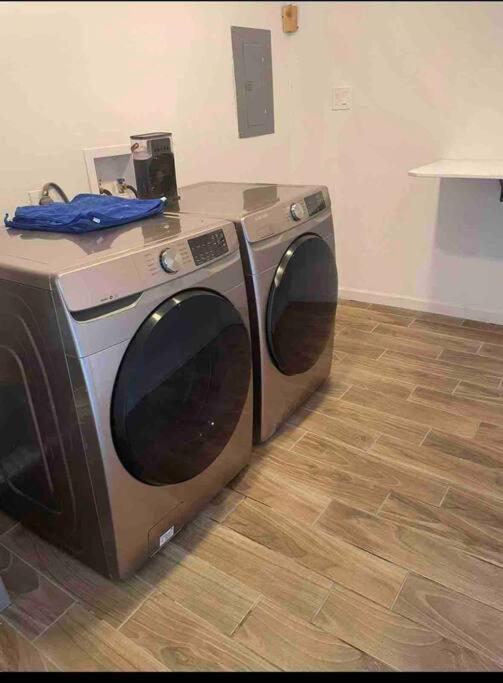 New Tiny Home Uptown ฟีนิกซ์ ภายนอก รูปภาพ